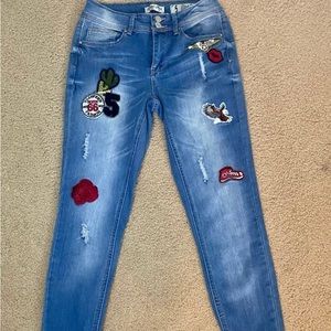 Indigo Rein Mid Rise With Patches Anklet Jean size 15 Junior NWT LT Blue